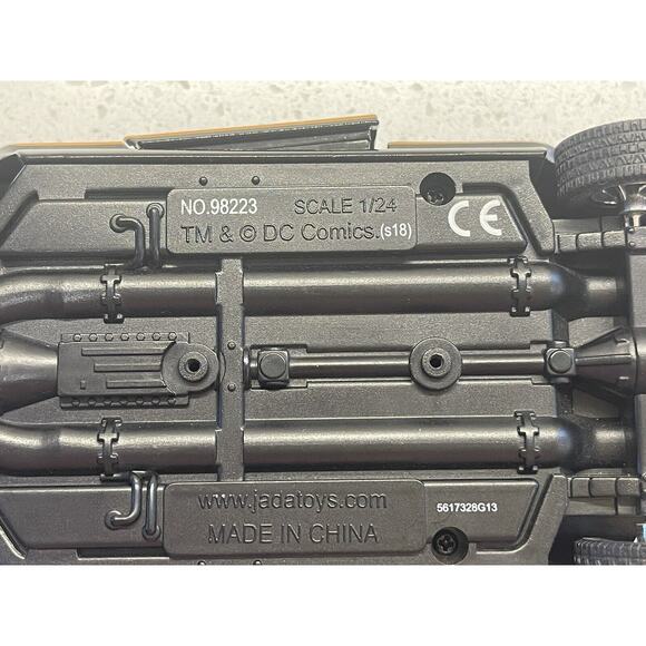 Batman Batmobile 1:24 w/Robin 9 Inches Jada Toys 2 Items - Picture 5 of 9